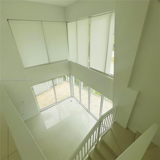 Building Photo - 1650 Brickell Ave
