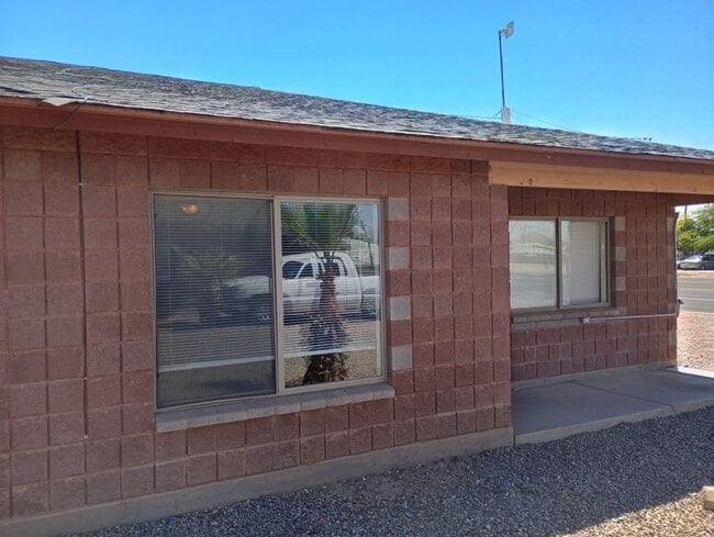 Building Photo - 2 bedroom in Eloy AZ 85131