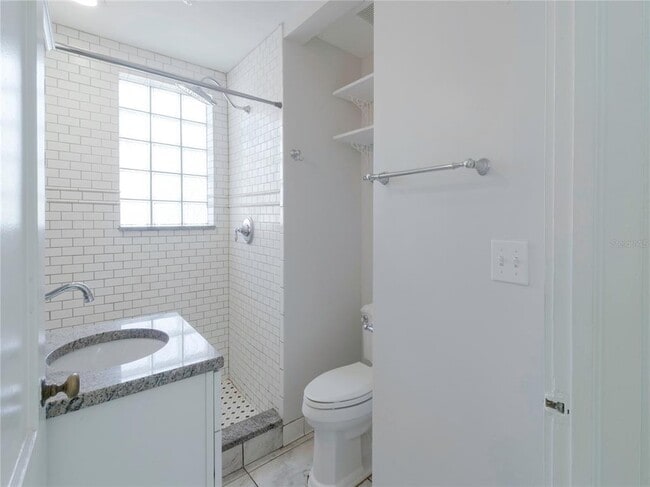 Building Photo - 2808 Clinton St S