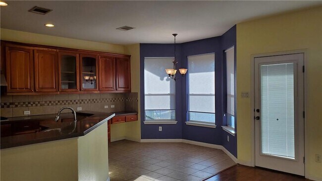Building Photo - 9421 Lisi Anne Dr
