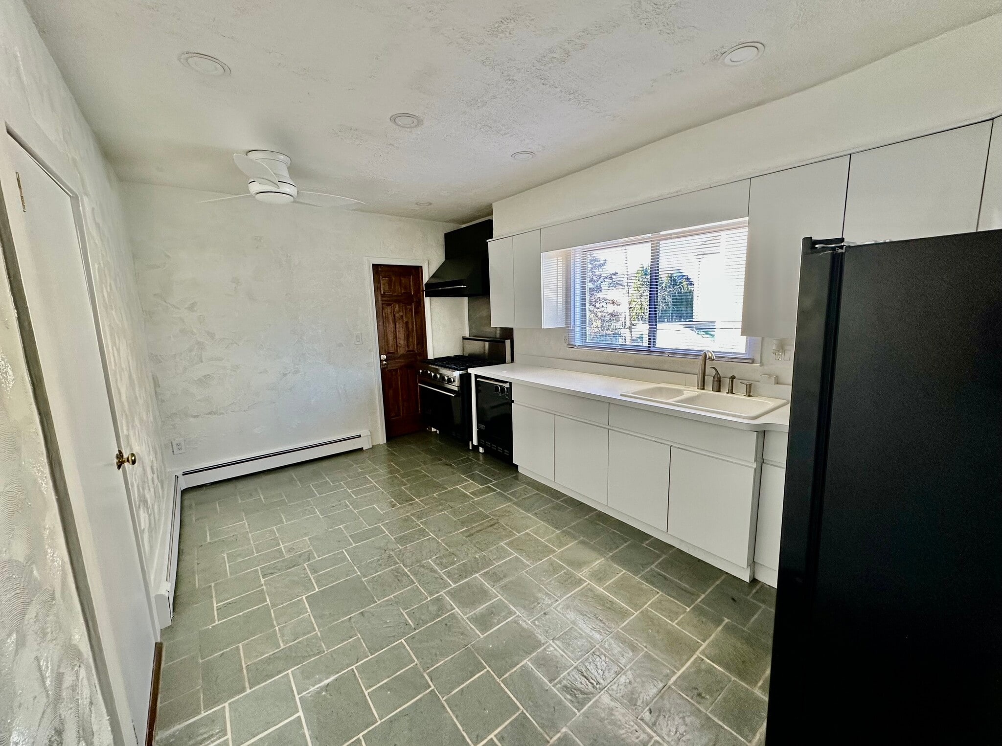 Building Photo - 1126 126th St