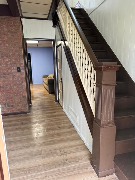 Building Photo - 355 Locust St