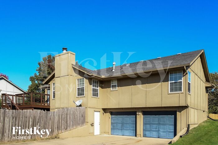 Building Photo - 1320 Maple Ln