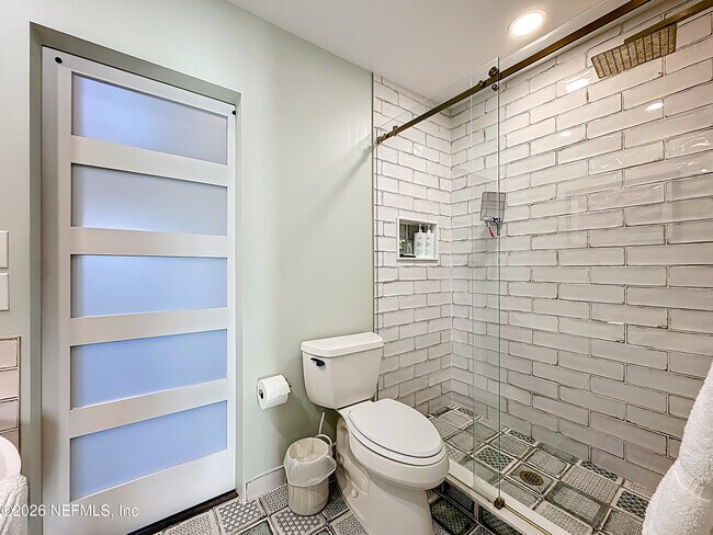 Building Photo - 2009 Seminole Rd