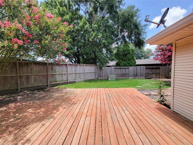 Building Photo - 8515 Riverside Walk Ln