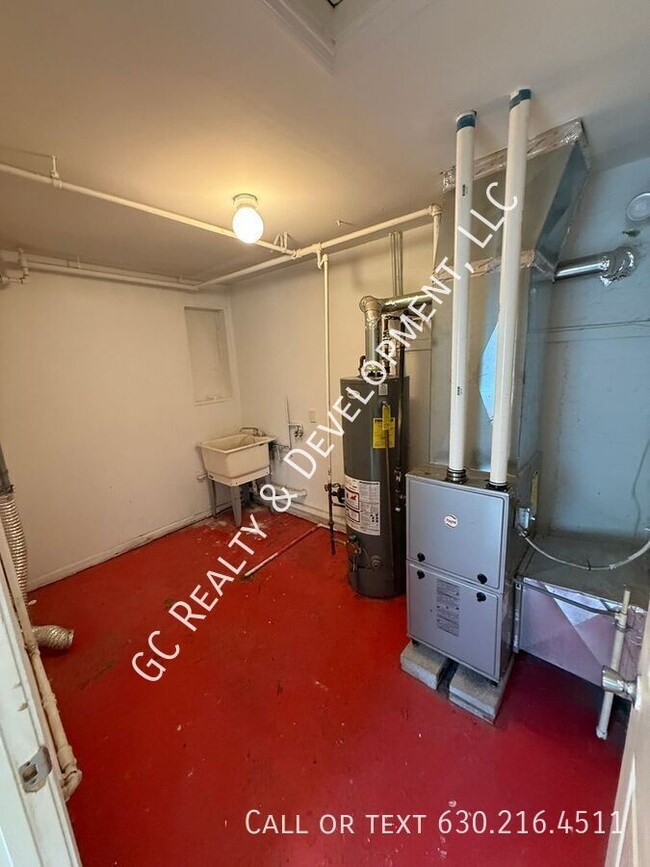 Building Photo - 10006 S Van Vlissingen Rd