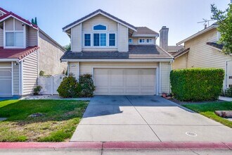 Building Photo - Hardwood Floors- A/C- Full Bedroom and Bath on First Floor: Fresh Paint