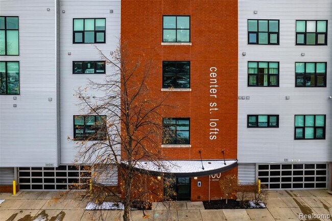 Building Photo - 100 N Center St