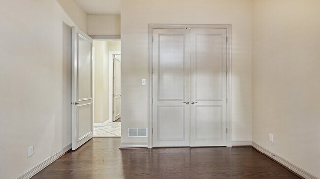 Building Photo - 104 Stonehaven Ct