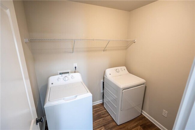 Building Photo - 3657 Princeton Ave