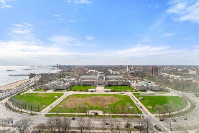 Building Photo - 1700 E 56th St