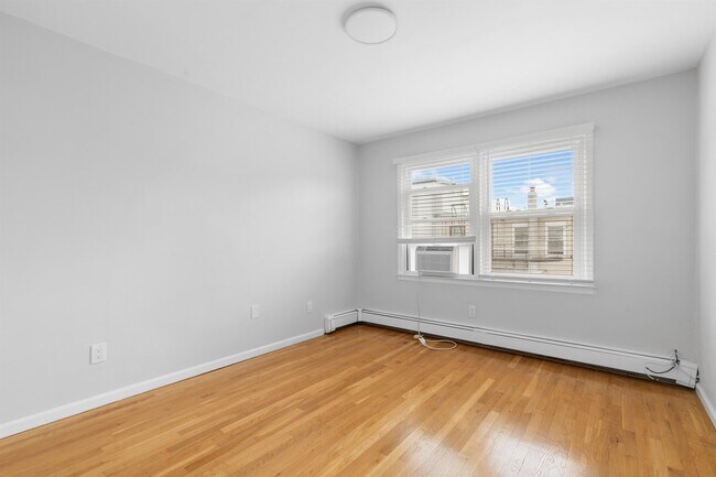 Building Photo - 226 Webster Ave