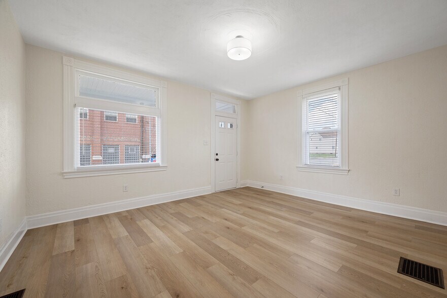 Building Photo - 503 3rd Ave
