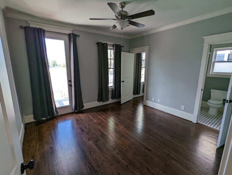 Building Photo - 722 E 29th St