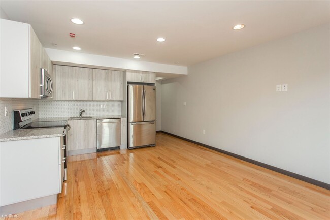 Building Photo - 2 br, 1 bath 4plex - 2541-43 MONTROSE ST U...