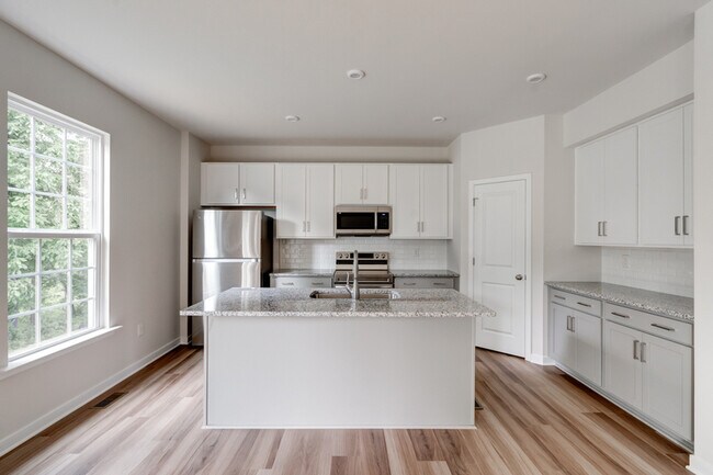 Building Photo - 317 Northfield Hts Ln