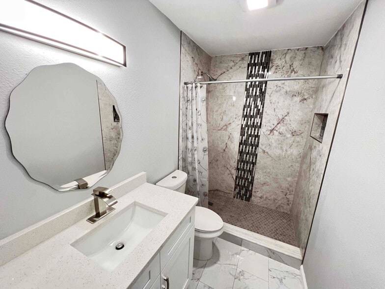 Building Photo - 111 W Hanlon St