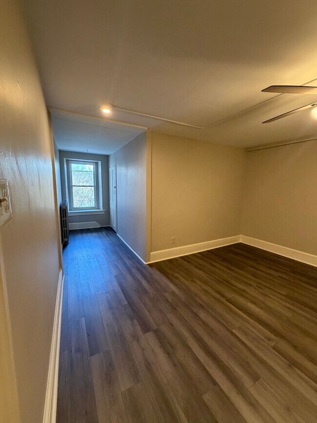 Building Photo - 49 N Main St