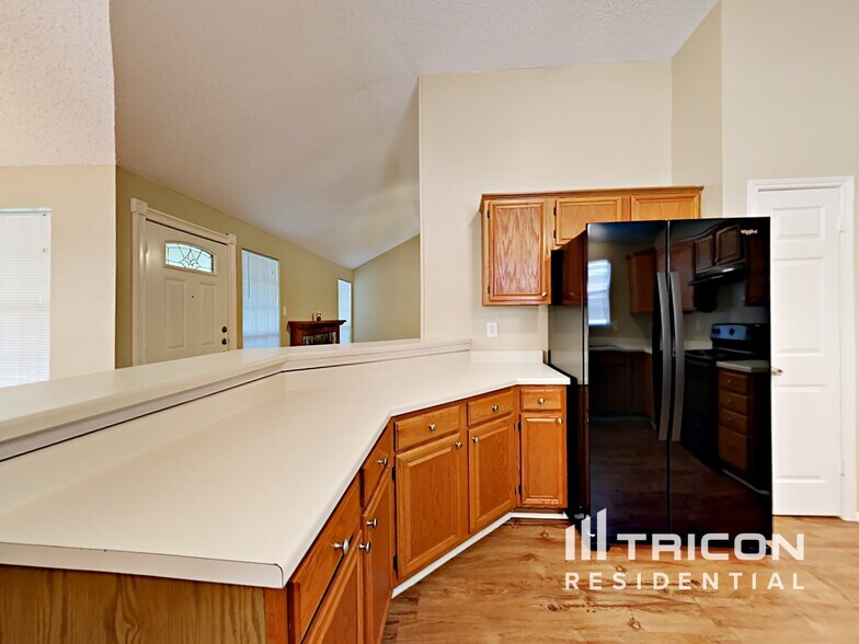 Building Photo - 2545 Clovermeadow Dr