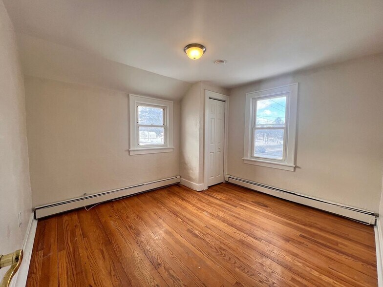 Building Photo - 1983 Central Ave