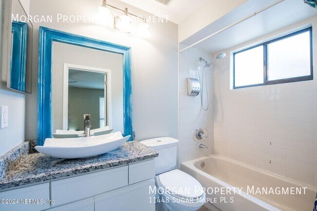 Building Photo - 11448 Sugar Maple Pl S