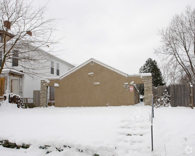 Building Photo - 409 Ryan Ave