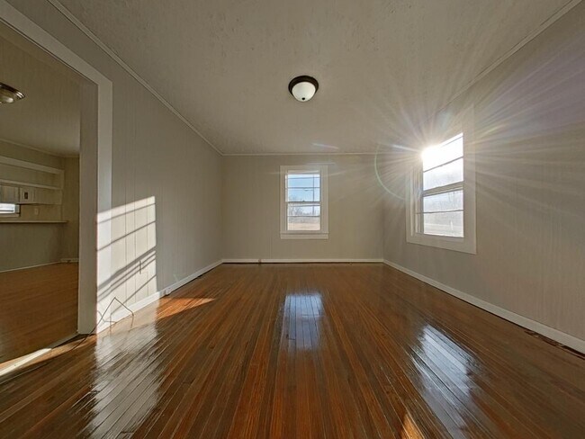 Building Photo - 197 Spring Garden Cir