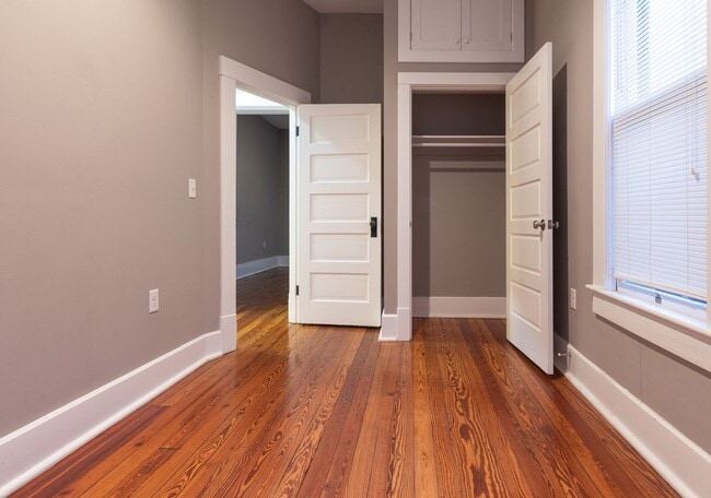 Building Photo - 204 N Columbus St