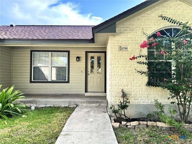 Building Photo - 2038 Bentwood Dr