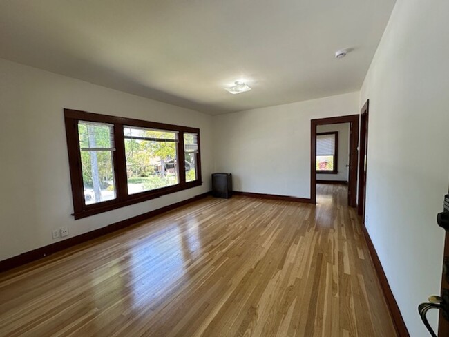 Building Photo - 1409 Lyndon St