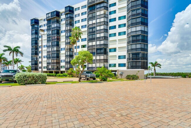 Building Photo - 4263 Bay Beach Ln