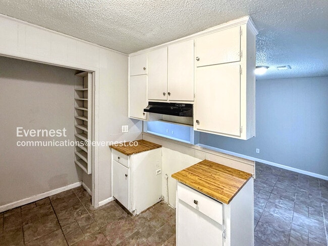 Building Photo - 1004 Cherry Brook Cir