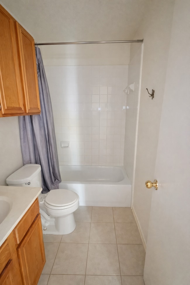 Building Photo - 1111 Horizon Dr