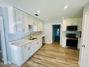 Building Photo - 1606 Fairland Ave