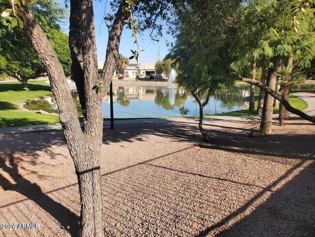 Building Photo - 1848 E Chilton Dr