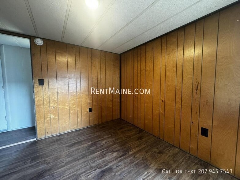 Building Photo - 670 Benton Ave