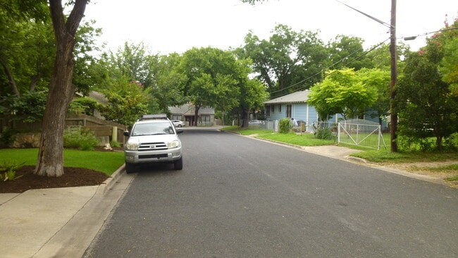 Building Photo - Fantastic cottage in SoCo