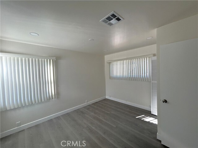 Building Photo - 522 W 4th St