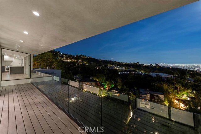 Building Photo - 9336 Lloydcrest Dr