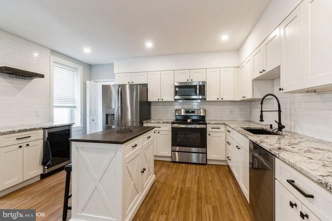Building Photo - 23 E Rambo St
