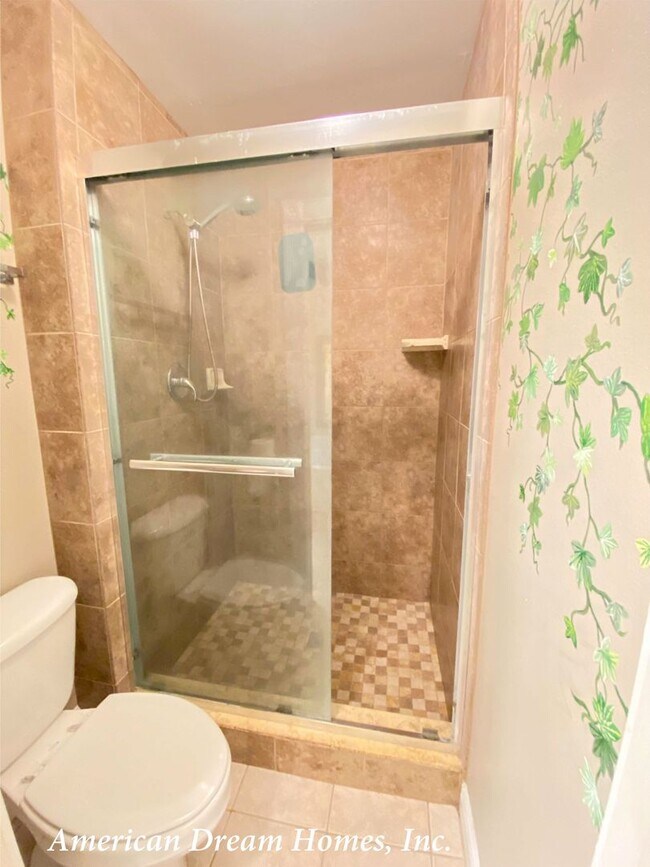 Building Photo - Wonderful Home in Andover Lakes!