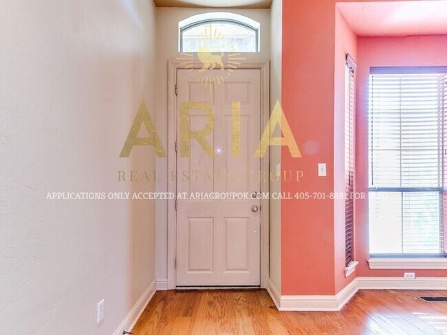 Building Photo - STUNNING 3 BED/2.5 BATH BROOKHAVEN DUPLEX!...