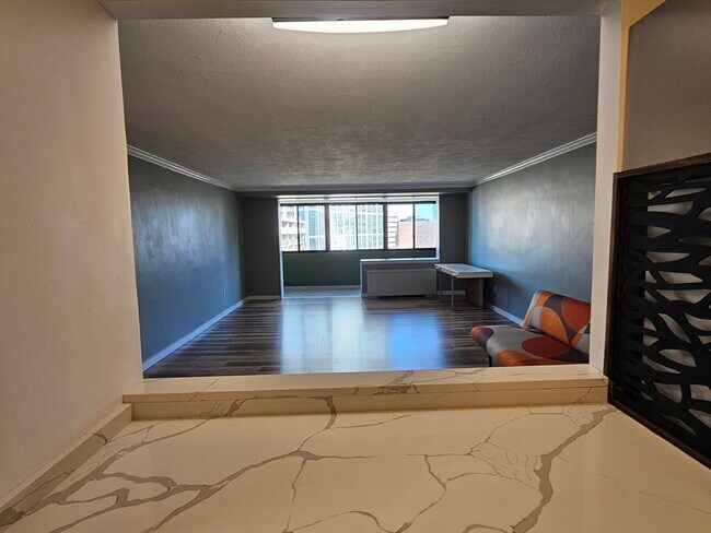 Building Photo - 6 Whittier Pl