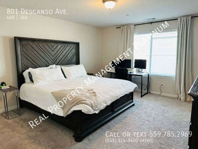 Building Photo - $300 MOVE IN BONUS $2,450 Bullard & DeWolf...