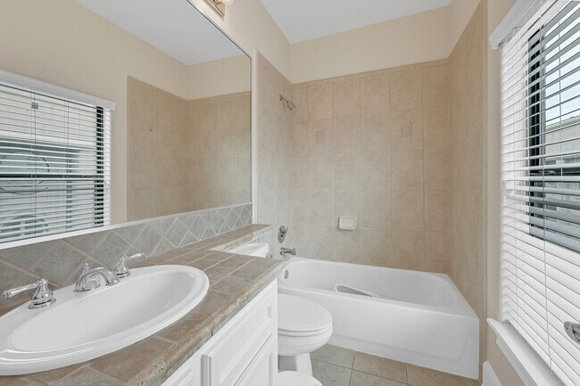 Building Photo - 2414 Dorrington St