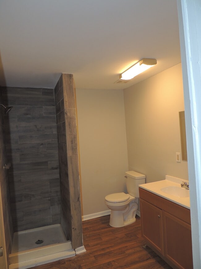 Building Photo - 1505 Murchison Rd