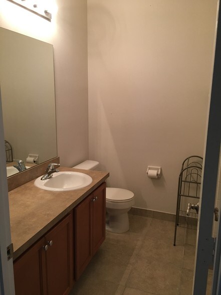 Bedroom Bath - 1136 Cheval Dr