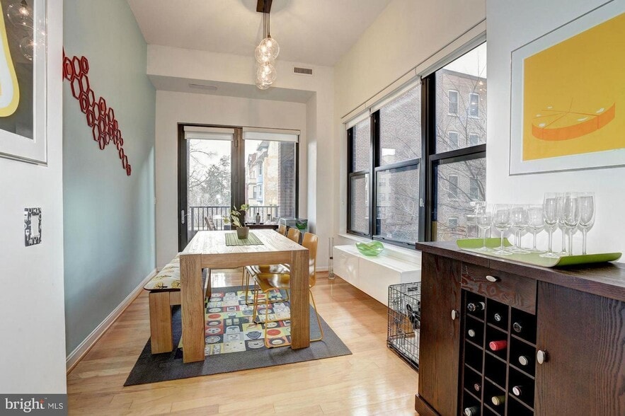 dining room with view to patio - 1390 Kenyon Street NW
