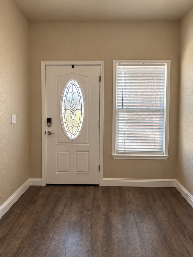 Building Photo - 1224 Timona Dr