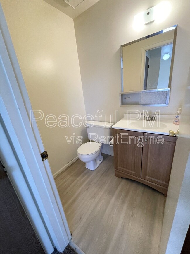 Building Photo - 4693 S Arlington Park Dr
